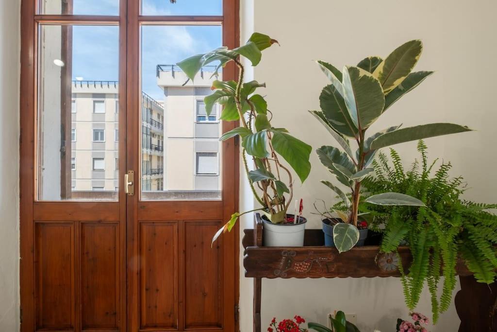 Appartamento Casa Ofride -Centro-Poetto 10 Min-Wi-Fi-Netflix Cagliari Esterno foto