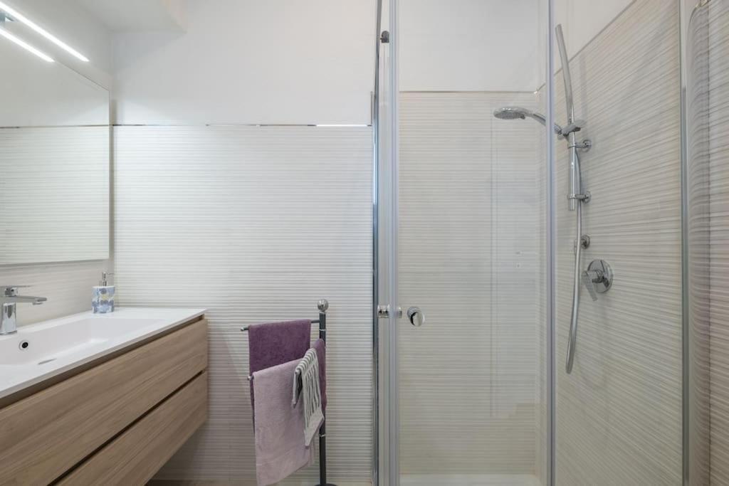 Appartamento Casa Ofride -Centro-Poetto 10 Min-Wi-Fi-Netflix Cagliari Esterno foto