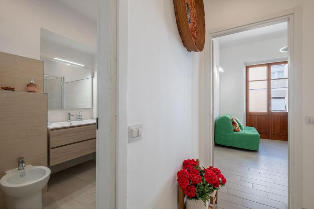 Appartamento Casa Ofride -Centro-Poetto 10 Min-Wi-Fi-Netflix Cagliari Esterno foto